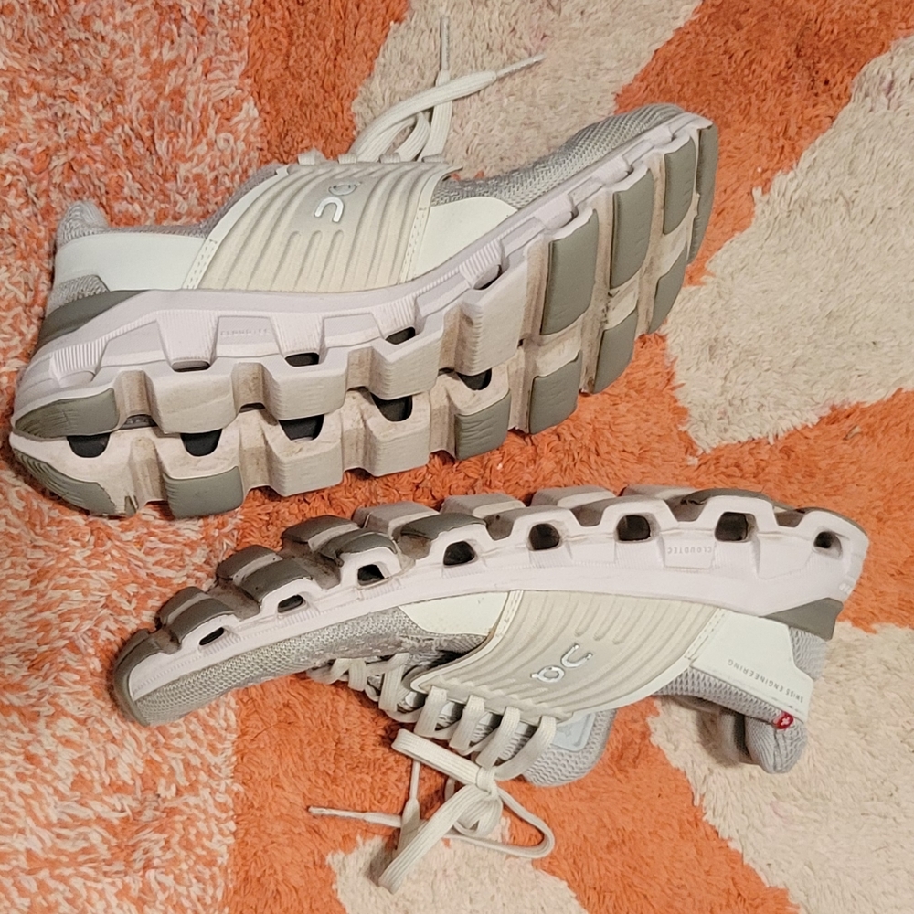 On Cloudswift Running Shoes
